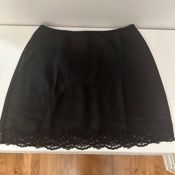 NEW Reformation Neera Satin Mini Skirt Lace Detail Black | size 2 - Picture 6 of 10